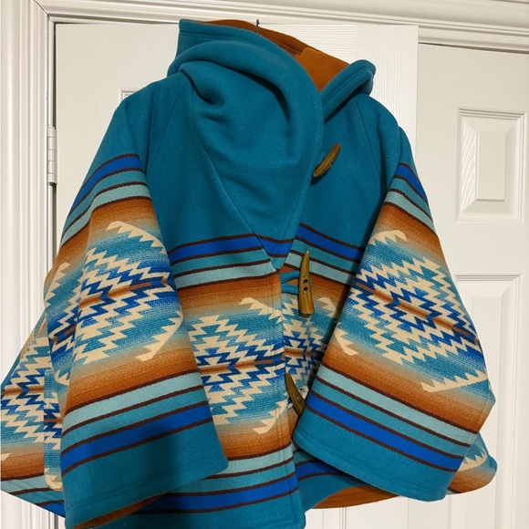 Lindsay Thornburg Pagosa Springs Yellowstone Classic Cloak
